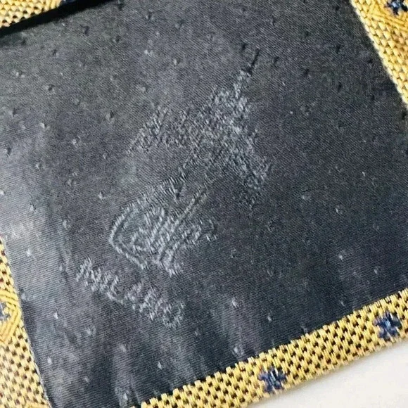 CADE' MILANO 100% Silk Tie Gold / Yellow - Made in Italy - 60" Length - 4" Wide - Picture 4 of 7